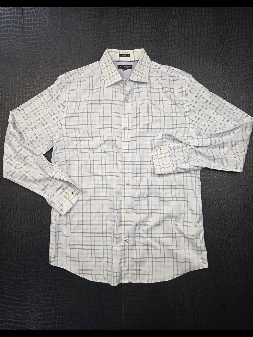 Banana Republic Camden Fit Non-Iron Dress Shirt Size L White Light Blue Plaid